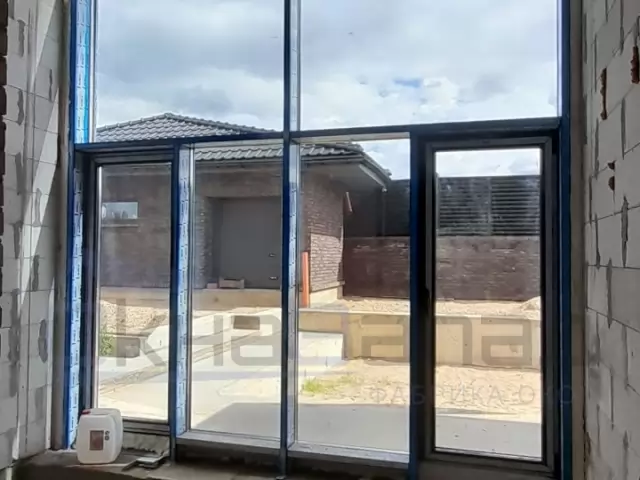 фронтальные окна из алюминия Гродно, интерьер